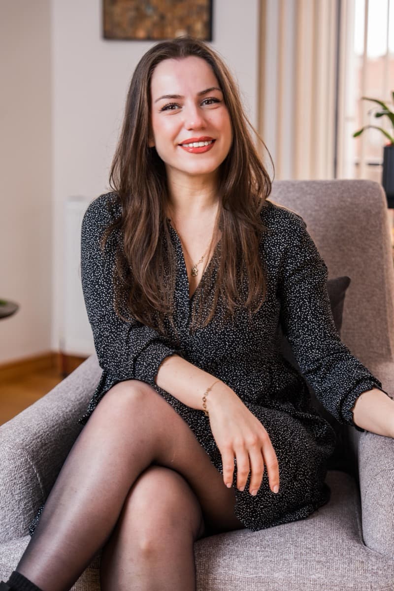 Uzm. Psk. Burcu Demirel Portresi